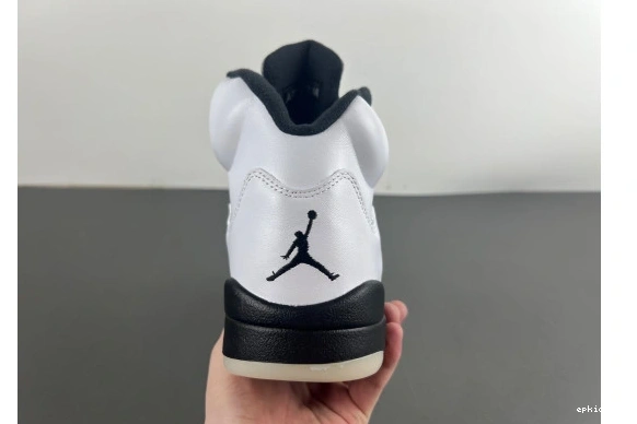 Rep EP DD0587-110 and 5   Jordan 